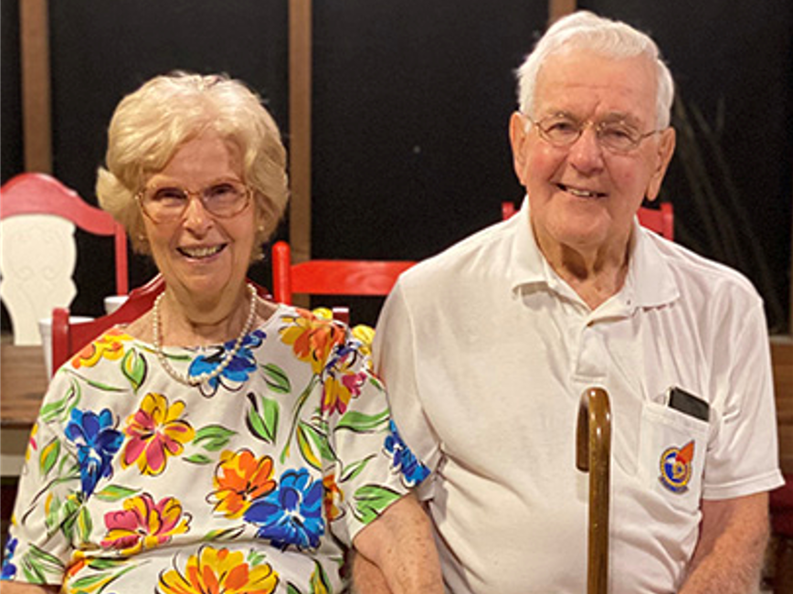 PhiLinh Wedding - ET - Cặp đôi tổ chức lễ kỷ niệm 75 năm ngày cưới chia sẻ bí kíp hôn nhân hạnh phúc