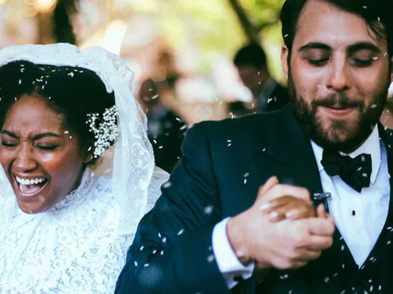 Philinh - Tại sao có tục ném gạo vào cô dâu chú rể trong đám cưới